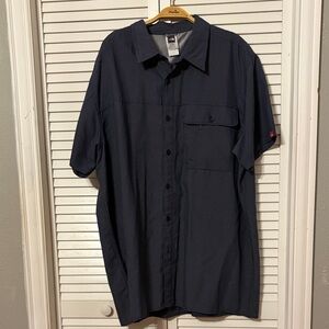 The North Face Men's Navy Blue Short Sleeve Shirt